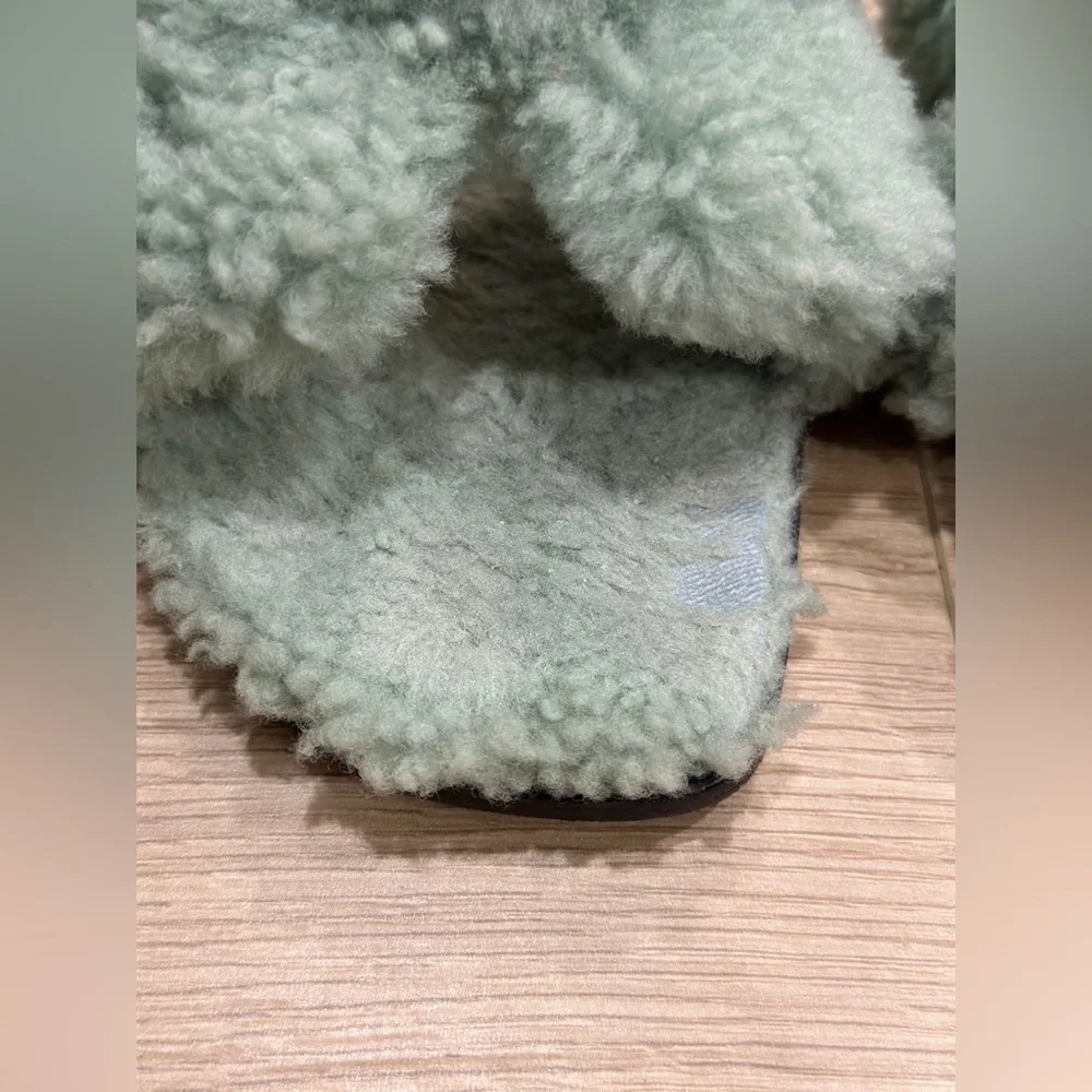 SOLDDDDHermes oran in light green shearling size 39. - Picture 5 of 10